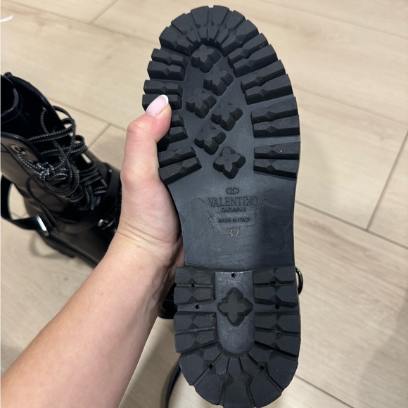 Valentino Garavani Rockstud Boots Motorcycle Moto Kylie Jenner - Picture 11 of 12